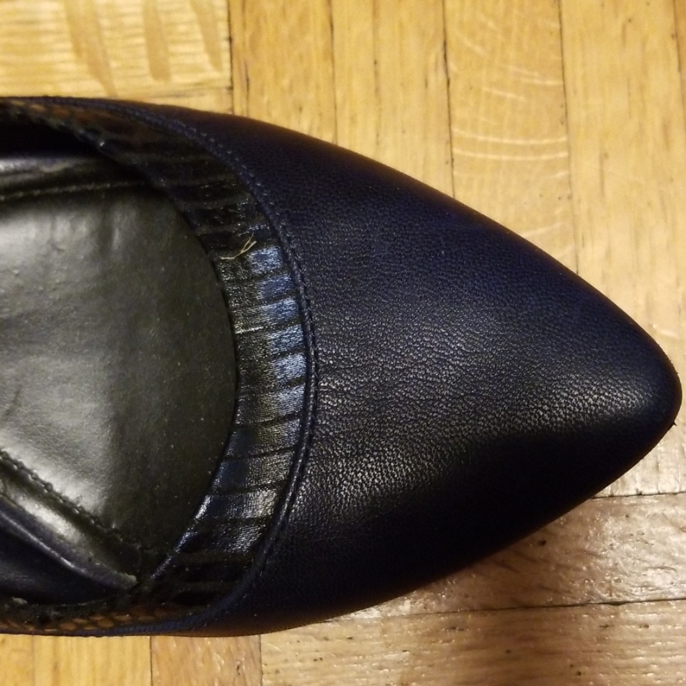 Bcbgeneration Black Flats. - image 8